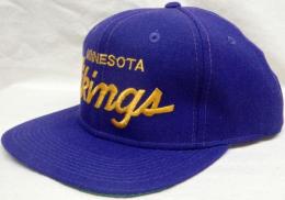 Minnesota Vikings Sports Specialties Script Vintage SnapBack Cap / ミネソタ バイキングス スポーツスペシャリティーズ スクリプト ヴィンテージ スナップバック キャップ