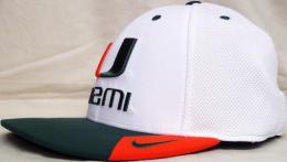 マイアミ ハリケーンズ グッズ ナイキ '14 サイドライン カンファレンス レガシー スウースフレックス CAP(白/ドライフィット) / Miami Hurricanes