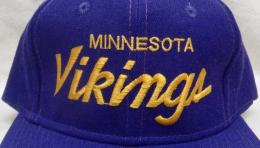 Minnesota Vikings Sports Specialties Script Vintage SnapBack Cap / ミネソタ バイキングス スポーツスペシャリティーズ スクリプト ヴィンテージ スナップバック キャップ