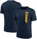 ミシガン ウルヴァリンズ ジョーダンブランド '24 サイドライン ベロシティ Tシャツ1 (ドライフィット版) (紺) / Michigan Wolverines
