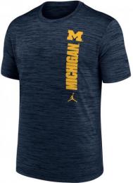 ミシガン ウルヴァリンズ ジョーダンブランド '24 サイドライン ベロシティ Tシャツ1 (ドライフィット版) (紺) / Michigan Wolverines