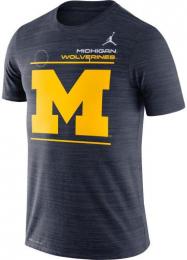 ミシガン ウルヴァリンズ ジョーダンブランド サイドライン ベロシティドライフィットTシャツ (紺)/ Michigan Wolverines