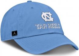 ノースカロライナ ターヒールズ ジョーダンブランド '25 サイドライン スラウチ CAP(ノースカロライナ ブルー)/ North Carolina Tar Heels