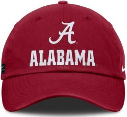 アラバマ クリムゾンタイド ナイキ '25 サイドライン スラウチ CAP(クリムゾン)/ Alabama Crimson Tide