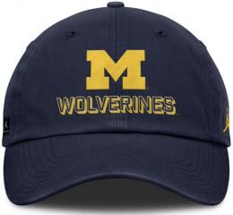 ミシガン ウルヴァリンズ ジョーダンブランド '25 サイドライン スラウチ CAP(紺)/ Michigan Wolverines