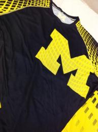 ミシガン ウルバリンズ グッズ アディダス '13 サイドライン トキシック 長袖 Tシャツ (クライマライト版)/ Michigan Wolverines