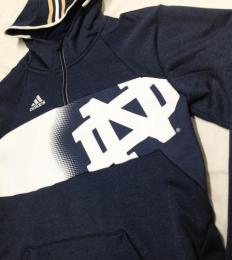 ノートルダム ファイティング アイリッシュ アディダス '13 サイドライン プレイヤー 1/4ZIP PO パーカー/ Notre Dame Fighting Irish