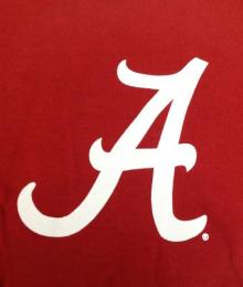 アラバマ クリムゾンタイド チャンピオン チームスタック 両面Tシャツ (クリムゾン)/ Alabama Crimson Tide